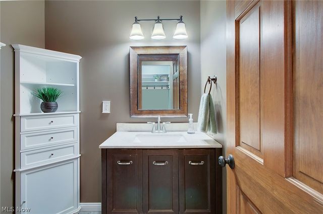 6094 Coppercove Circle NW, North Canton, OH 44720