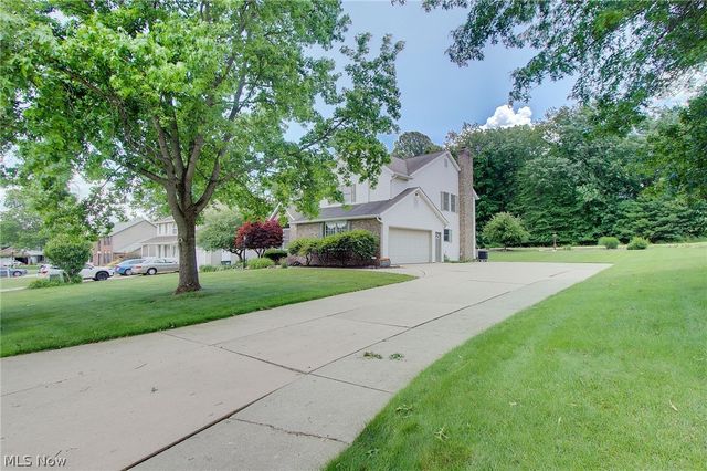 6094 Coppercove Circle NW, North Canton, OH 44720