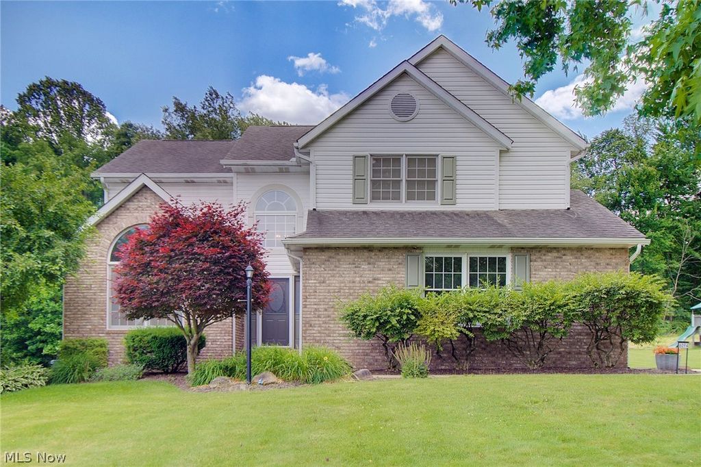 6094 Coppercove Circle NW, North Canton, OH 44720