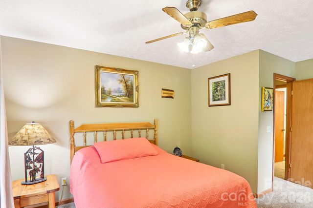 36 Nicholas Lane, Maggie Valley, NC 28751