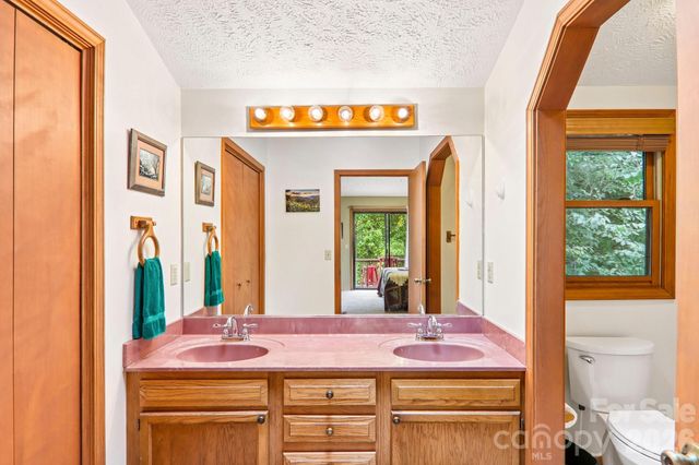 36 Nicholas Lane, Maggie Valley, NC 28751