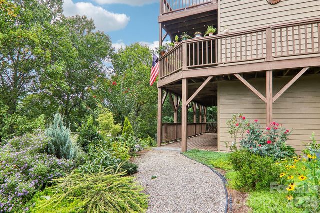36 Nicholas Lane, Maggie Valley, NC 28751