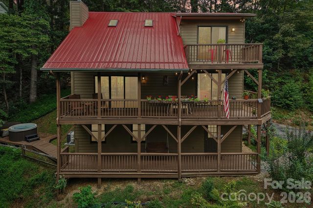 36 Nicholas Lane, Maggie Valley, NC 28751
