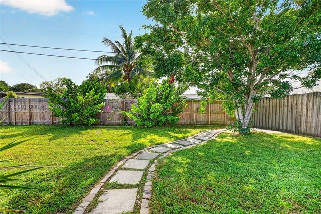 2012 N 31st Rd, Hollywood, FL 33021