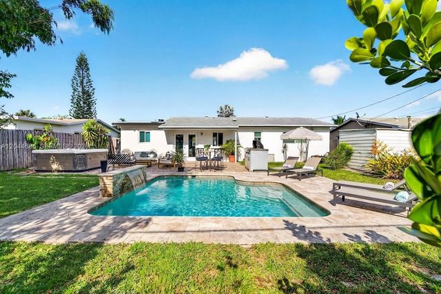 2012 N 31st Rd, Hollywood, FL 33021