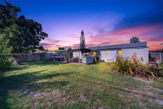 2012 N 31st Rd, Hollywood, FL 33021