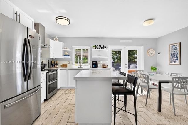2012 N 31st Rd, Hollywood, FL 33021