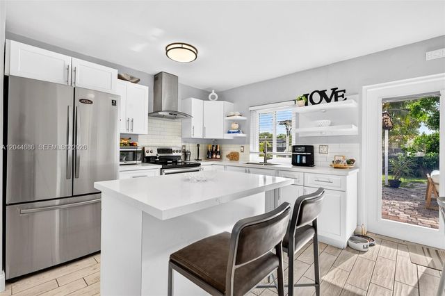 2012 N 31st Rd, Hollywood, FL 33021