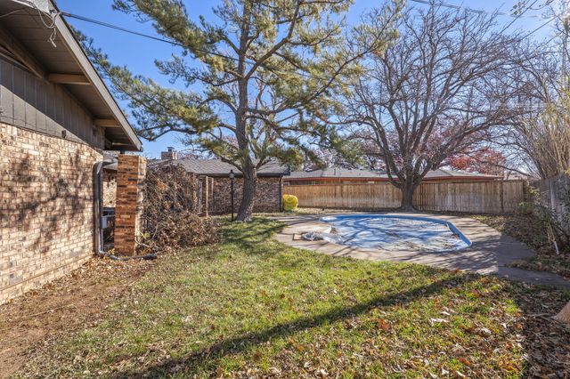 407 North Drive, Abernathy, TX 79311