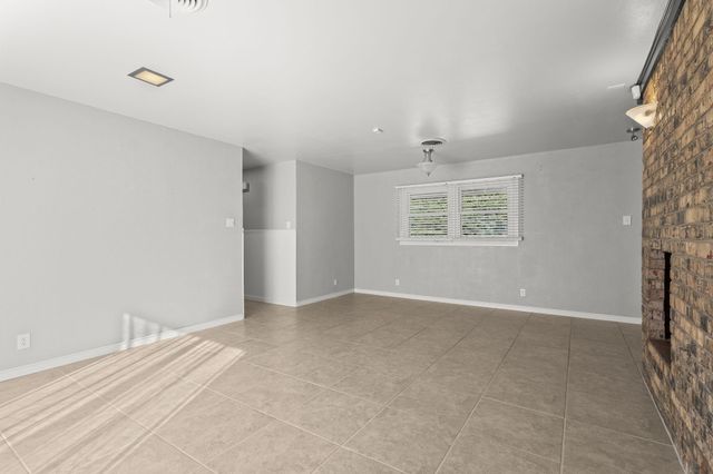 407 North Drive, Abernathy, TX 79311