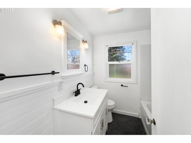 5825 Sw LOMBARD Ave, Beaverton, OR 97005