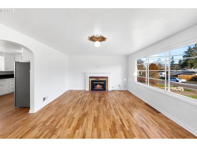 5825 Sw LOMBARD Ave, Beaverton, OR 97005