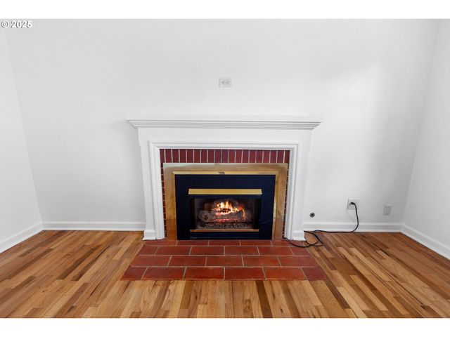 5825 Sw LOMBARD Ave, Beaverton, OR 97005