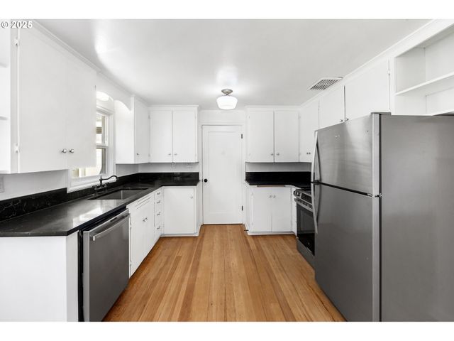 5825 Sw LOMBARD Ave, Beaverton, OR 97005