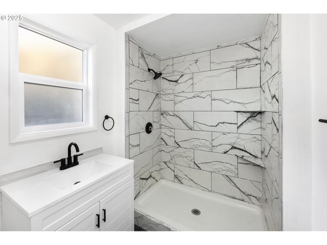 5825 Sw LOMBARD Ave, Beaverton, OR 97005