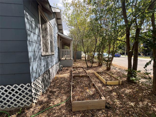 5001 Duval ST A, Austin, TX 78751