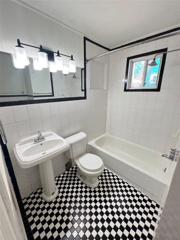 5001 Duval ST A, Austin, TX 78751