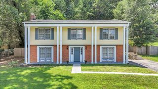 4005 Chaparral DR, Roanoke, VA 24018