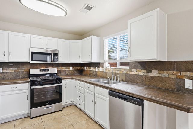 721 Valley Meadows Drive NE, Rio Rancho, NM 87144
