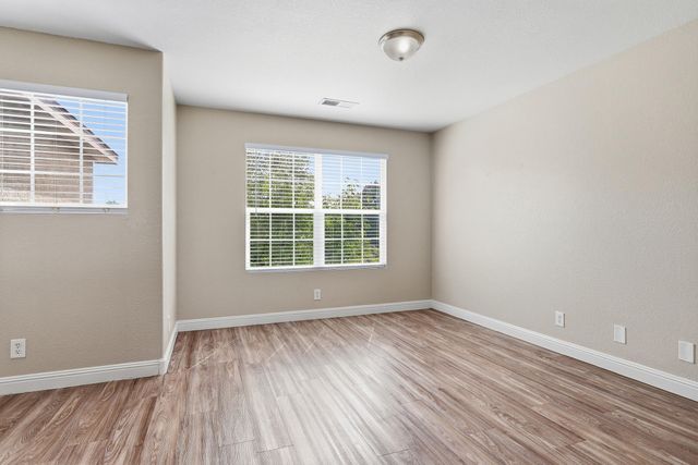 721 Valley Meadows Drive NE, Rio Rancho, NM 87144