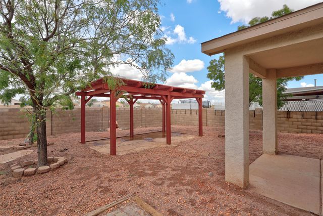 721 Valley Meadows Drive NE, Rio Rancho, NM 87144