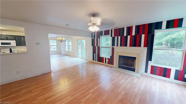 4209 Oak Pointe Drive, Winston-salem, NC 27105