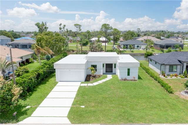 1014 SW 8th PL, Cape Coral, FL 33991