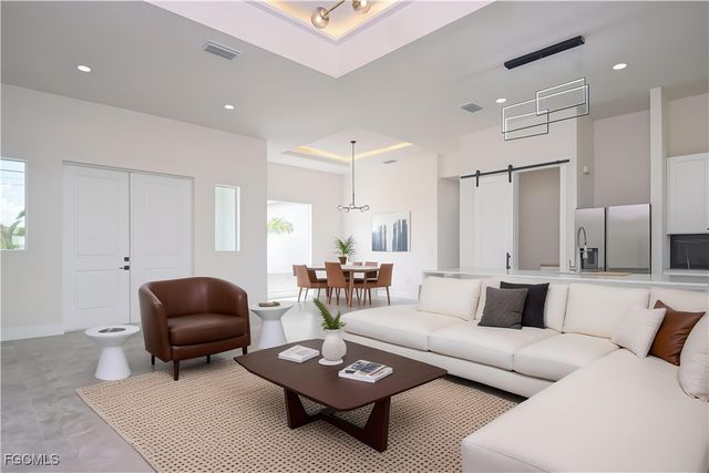 1014 SW 8th PL, Cape Coral, FL 33991