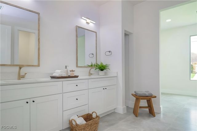 1014 SW 8th PL, Cape Coral, FL 33991