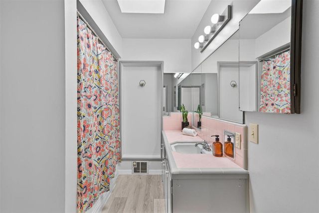 649 High Street, Santa Cruz, CA 95060