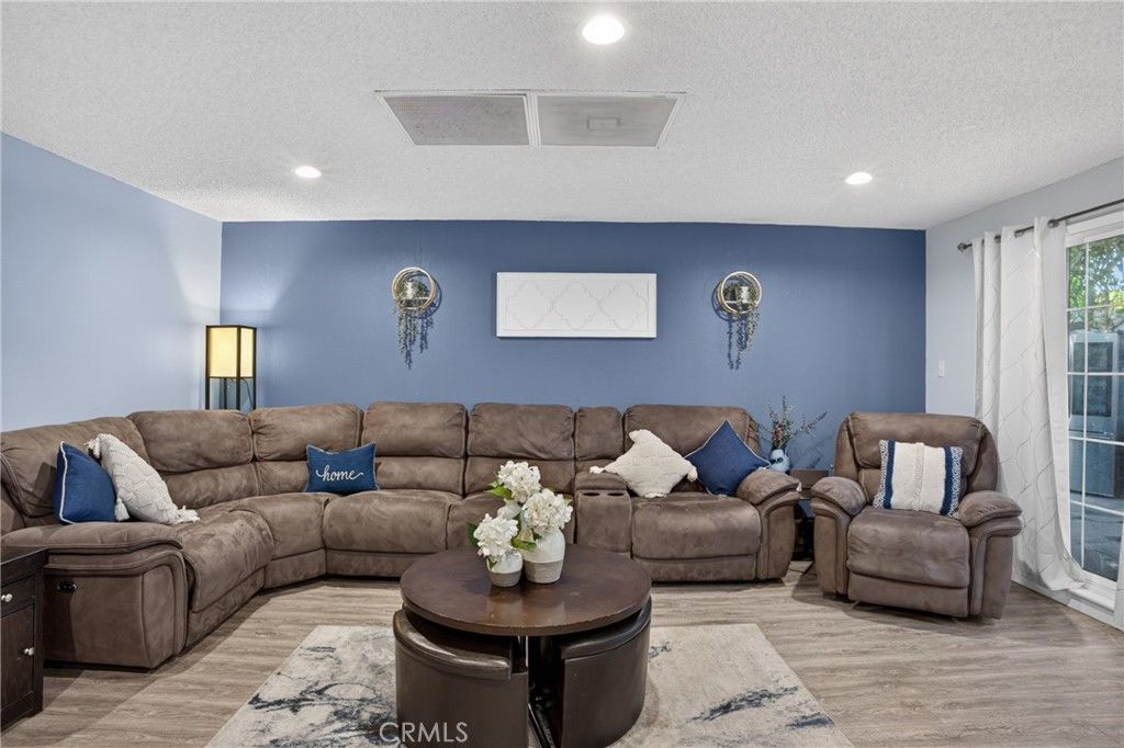 8330 Stansbury Avenue, Panorama City, CA 91402 — photo 2