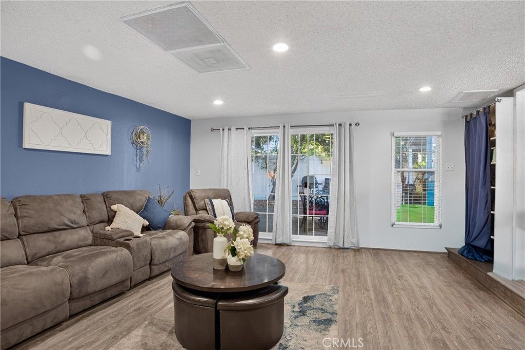 8330 Stansbury Avenue, Panorama City, CA 91402 — photo 4