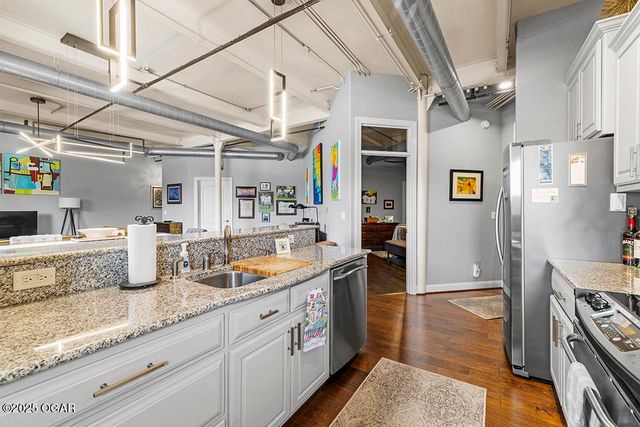 214 E 4th Street, 303, Joplin, MO 64801