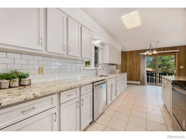 280 Old Man Mountain Lane, Estes Park, CO 80517