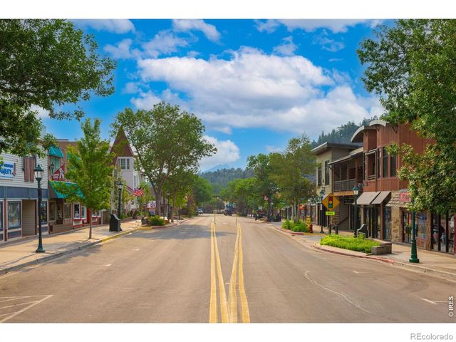 280 Old Man Mountain Lane, Estes Park, CO 80517