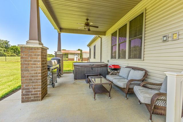 6734 Burgess Gower Rd, Cedar Hill, TN 37032