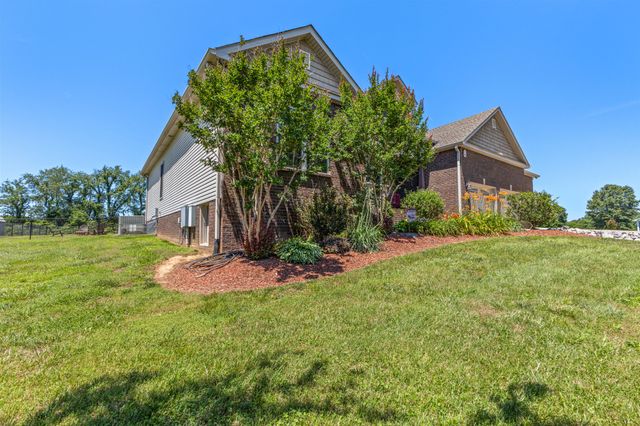 6734 Burgess Gower Rd, Cedar Hill, TN 37032