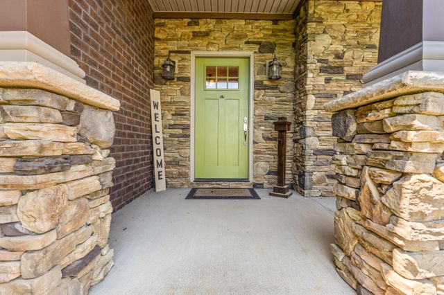 6734 Burgess Gower Rd, Cedar Hill, TN 37032