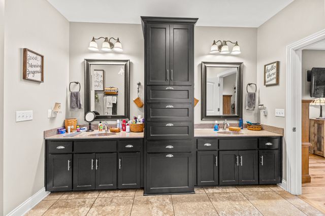 6734 Burgess Gower Rd, Cedar Hill, TN 37032