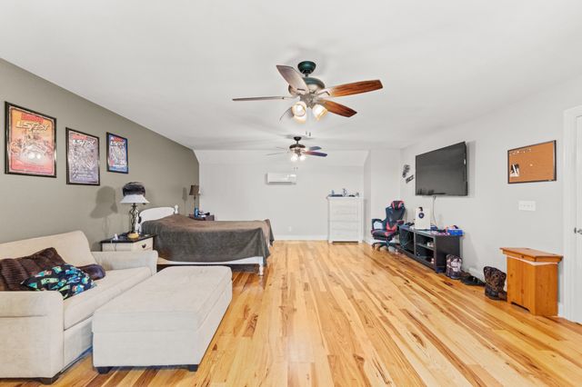 6734 Burgess Gower Rd, Cedar Hill, TN 37032