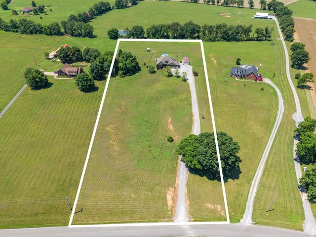 6734 Burgess Gower Rd, Cedar Hill, TN 37032
