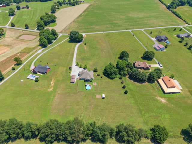 6734 Burgess Gower Rd, Cedar Hill, TN 37032
