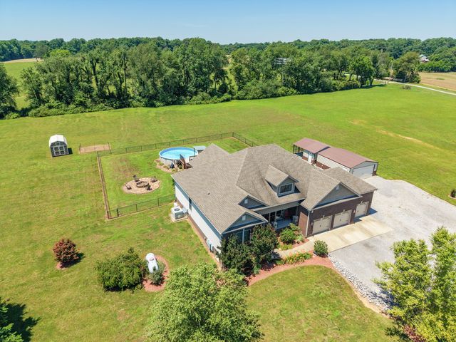 6734 Burgess Gower Rd, Cedar Hill, TN 37032