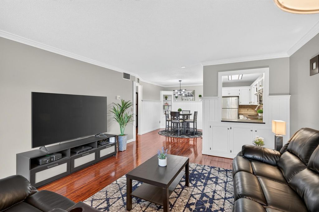 4100 Parklawn Avenue 104, Edina, MN 55435 — exterior