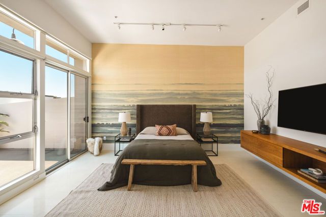 13320 Beach Avenue 403, Los Angeles, CA 90292