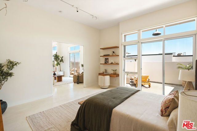 13320 Beach Avenue 403, Los Angeles, CA 90292