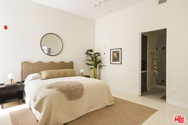 13320 Beach Avenue 403, Los Angeles, CA 90292
