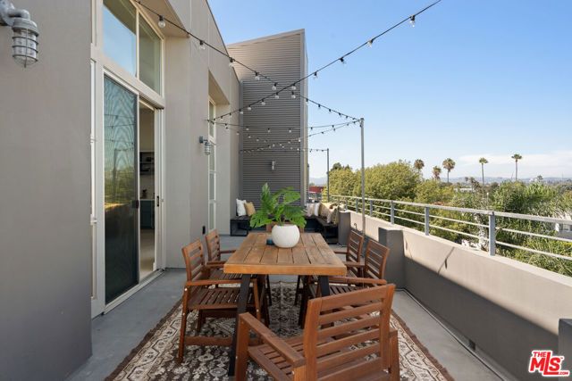 13320 Beach Avenue 403, Los Angeles, CA 90292