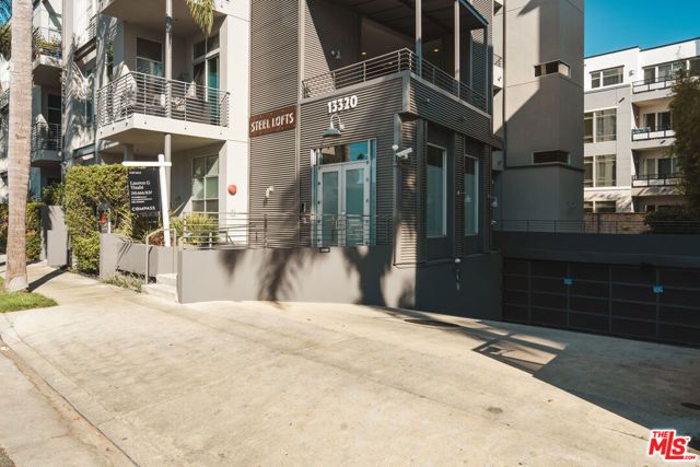 13320 Beach Avenue 403, Los Angeles, CA 90292