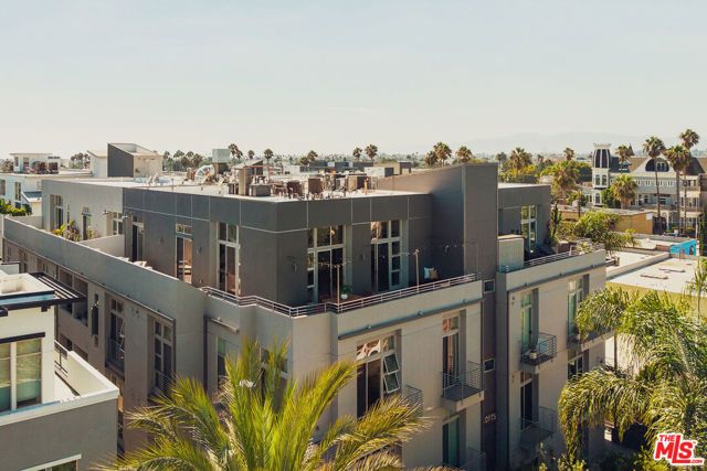 13320 Beach Avenue 403, Los Angeles, CA 90292